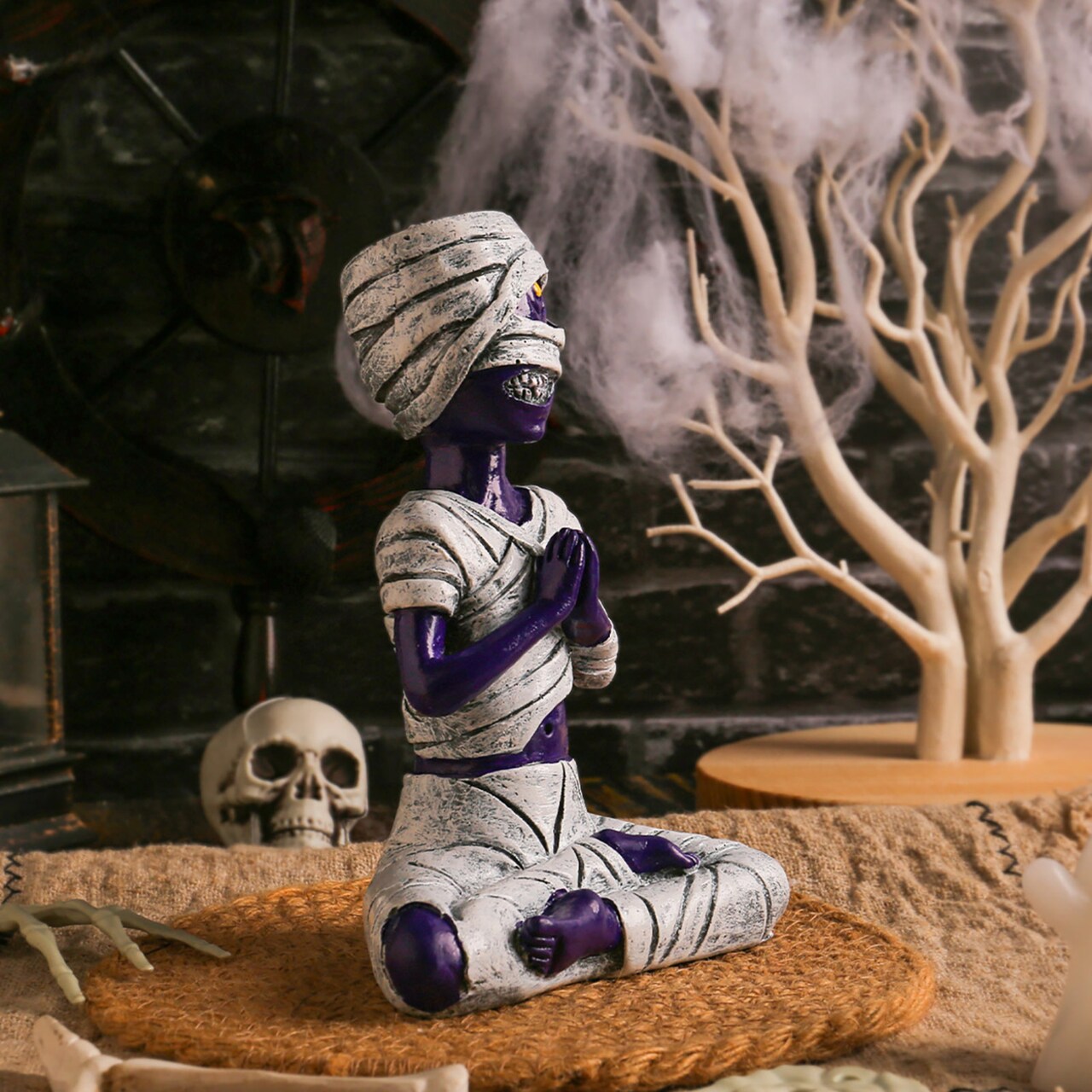 Halloween Yoga Mummy Ornament Scary Zombie Statue Resin Zen Purple Mummy Sculpture For Halloween Home Desktop Decor